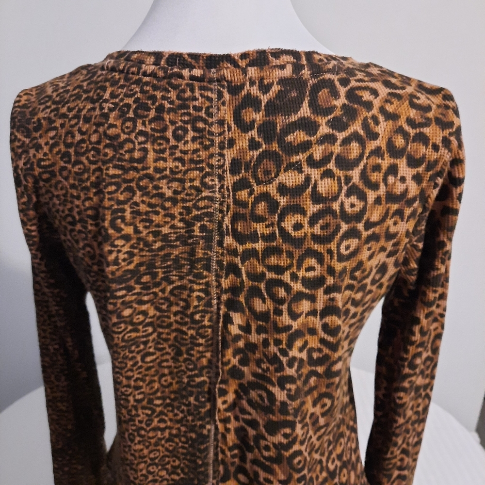 2/$25 - Pilcro Animal print top - Picture 5 of 13